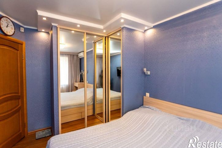 3-комн квартира б-р 60-летия Октября, 4,  д. 4