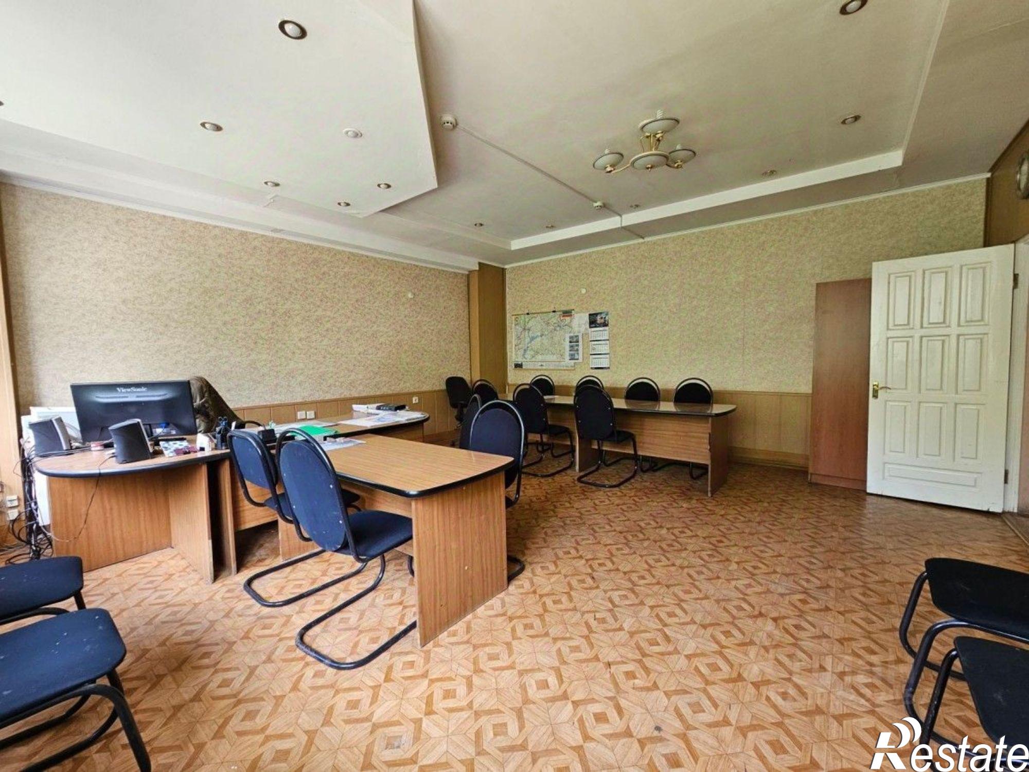 Сдать офис, помещение под офис за 53 950 рублей на Набережночелнинский проспект, 37