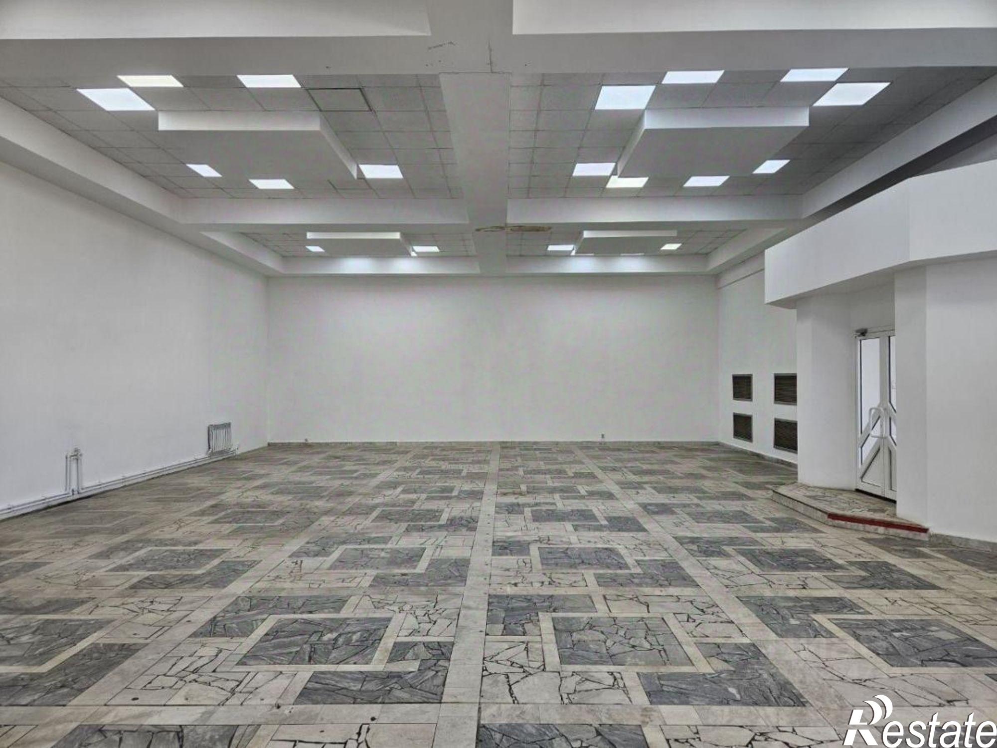 Сдать торговое помещение за 156 100 рублей на Казанский пр-кт, 164