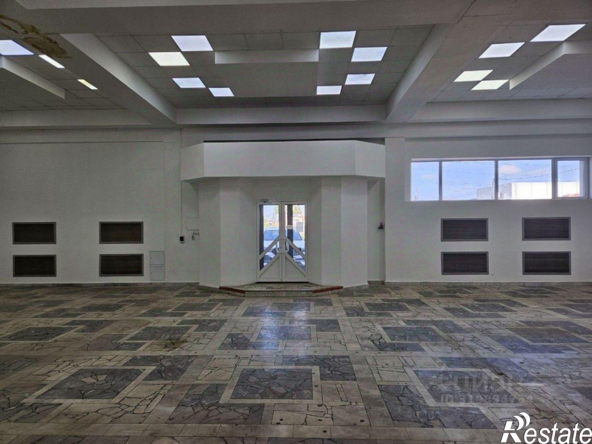 Сдать торговое помещение за 156 100 рублей на Казанский пр-кт, 164