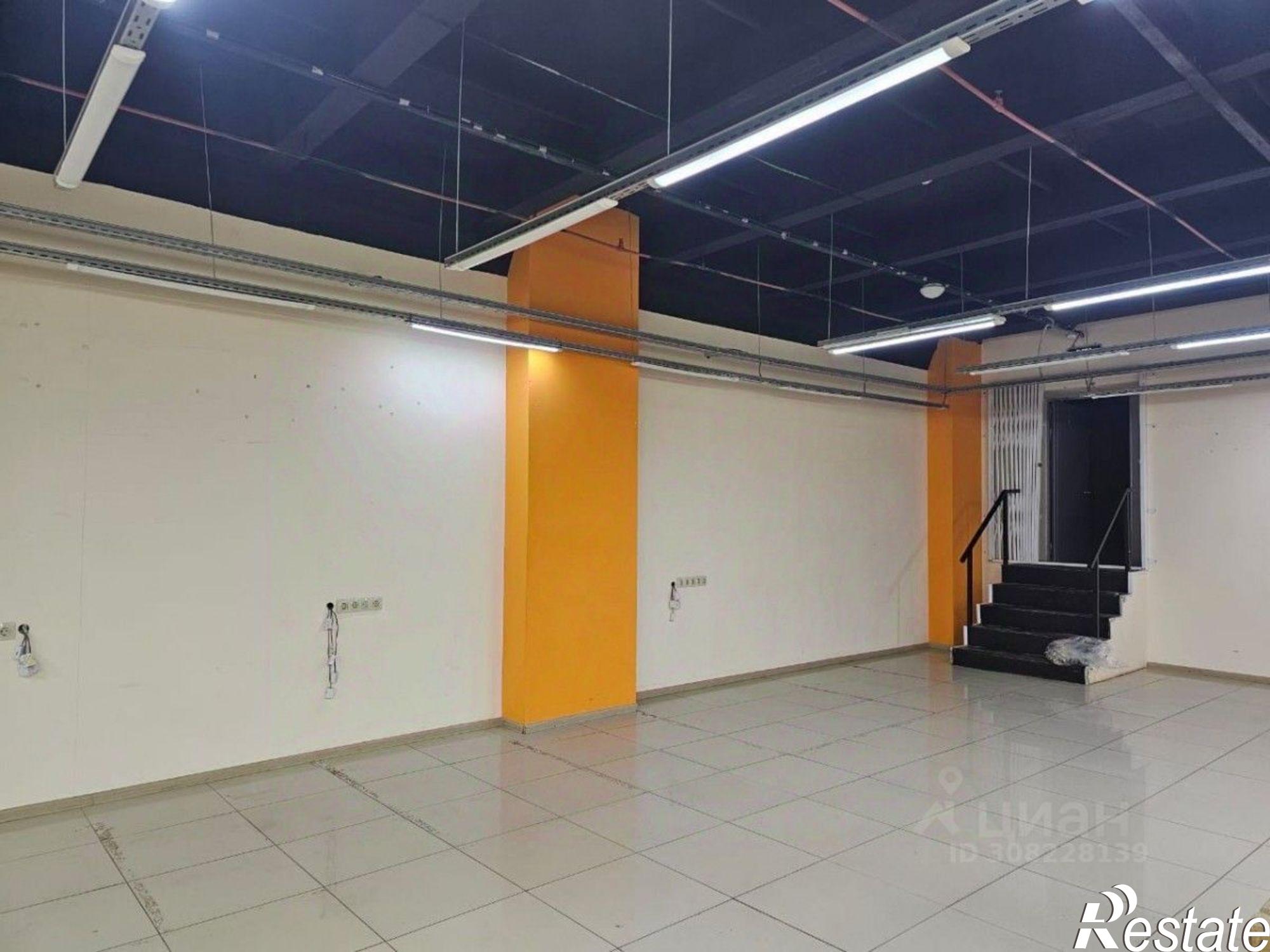 Сдать торговое помещение за 180 000 рублей на улица Сергея Титова, 36А