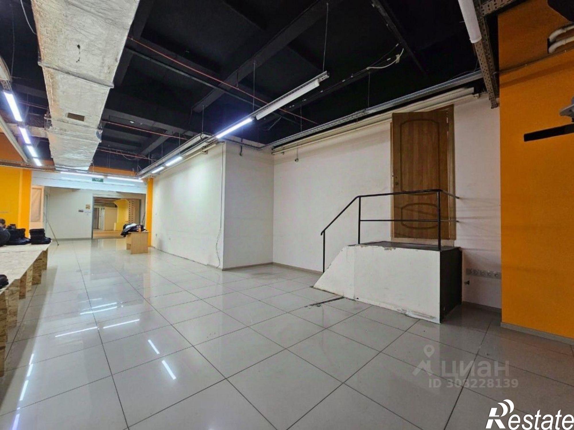 Сдать торговое помещение за 180 000 рублей на улица Сергея Титова, 36А