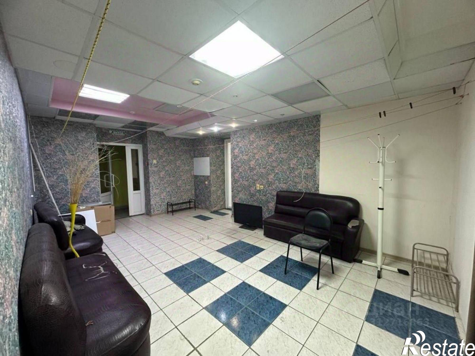 Купить помещение свободного назначения за 8 000 160 рублей на б-р им Хусаина Ямашева, 12