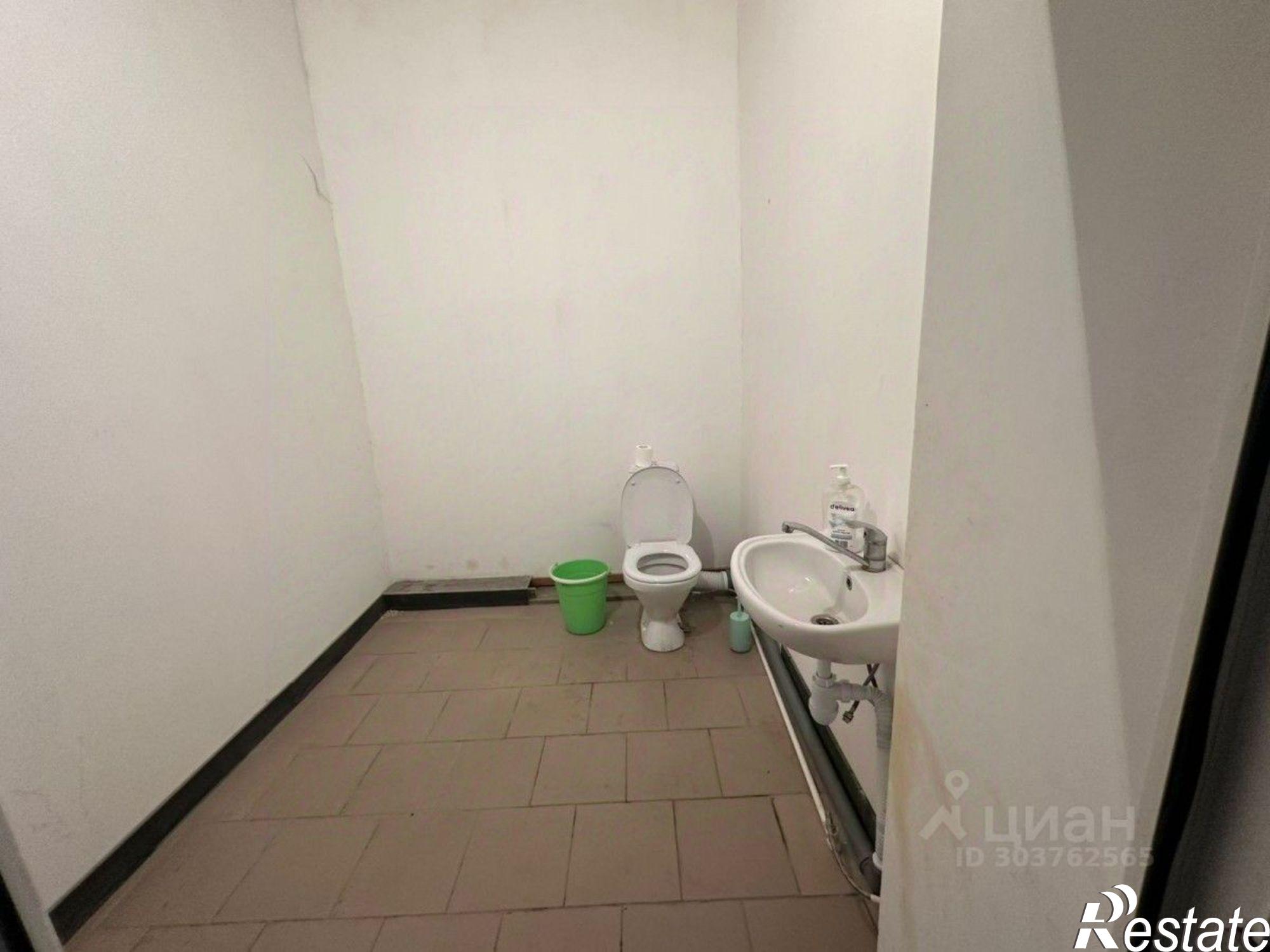 Купить ОСЗ, отдельно стоящее здание за 85 000 400 рублей на пр-кт им Вахитова, 42Б