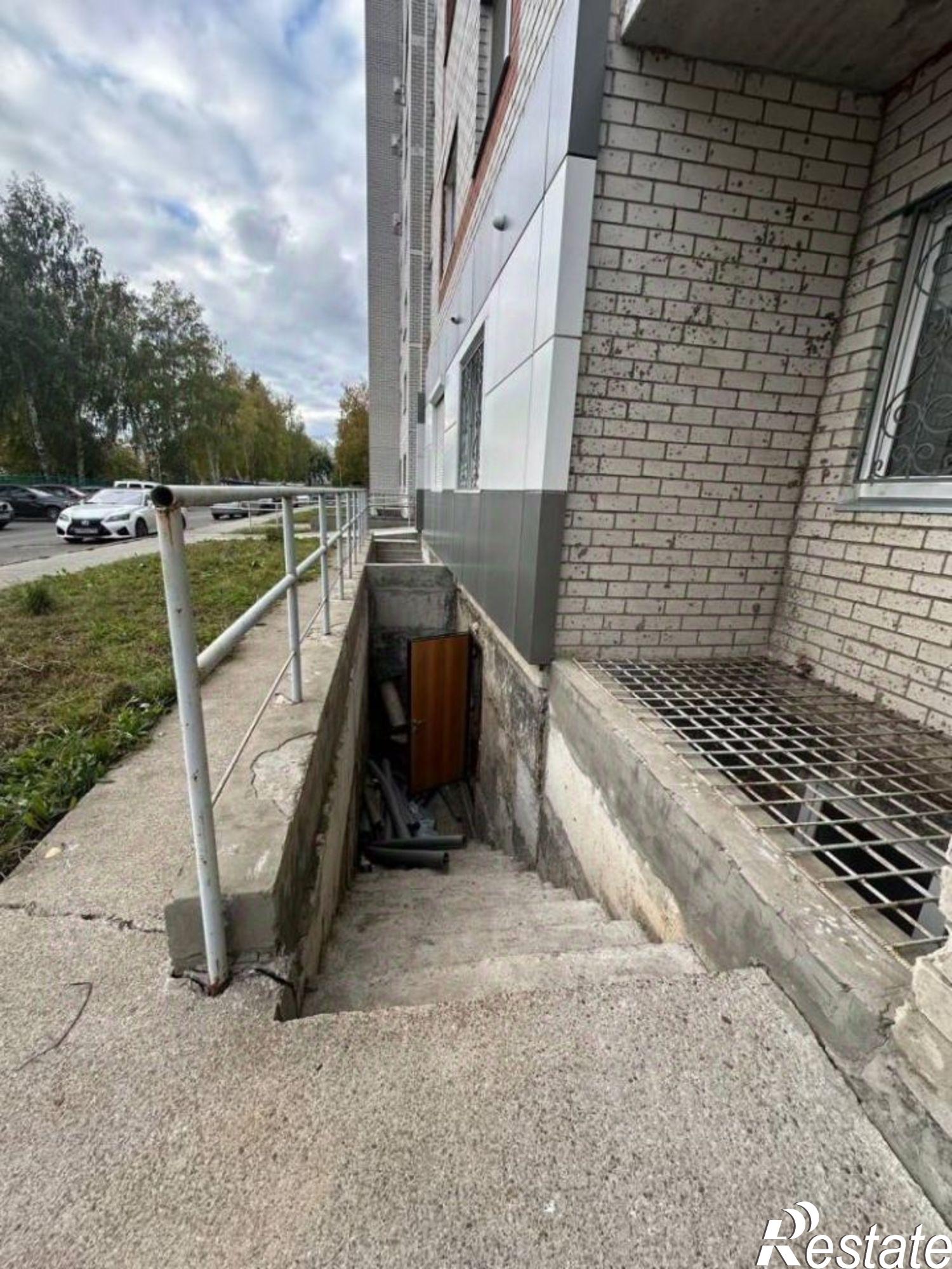 Купить помещение свободного назначения за 2 500 000 рублей на пр-кт Дружбы Народов, 1