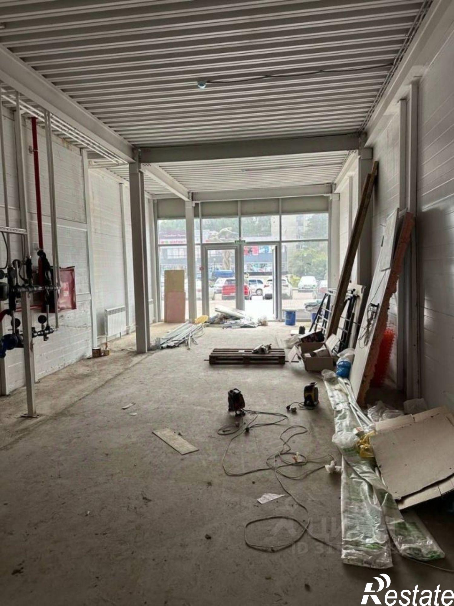 Купить помещение свободного назначения за 35 000 100 рублей на б-р Энтузиастов, 18