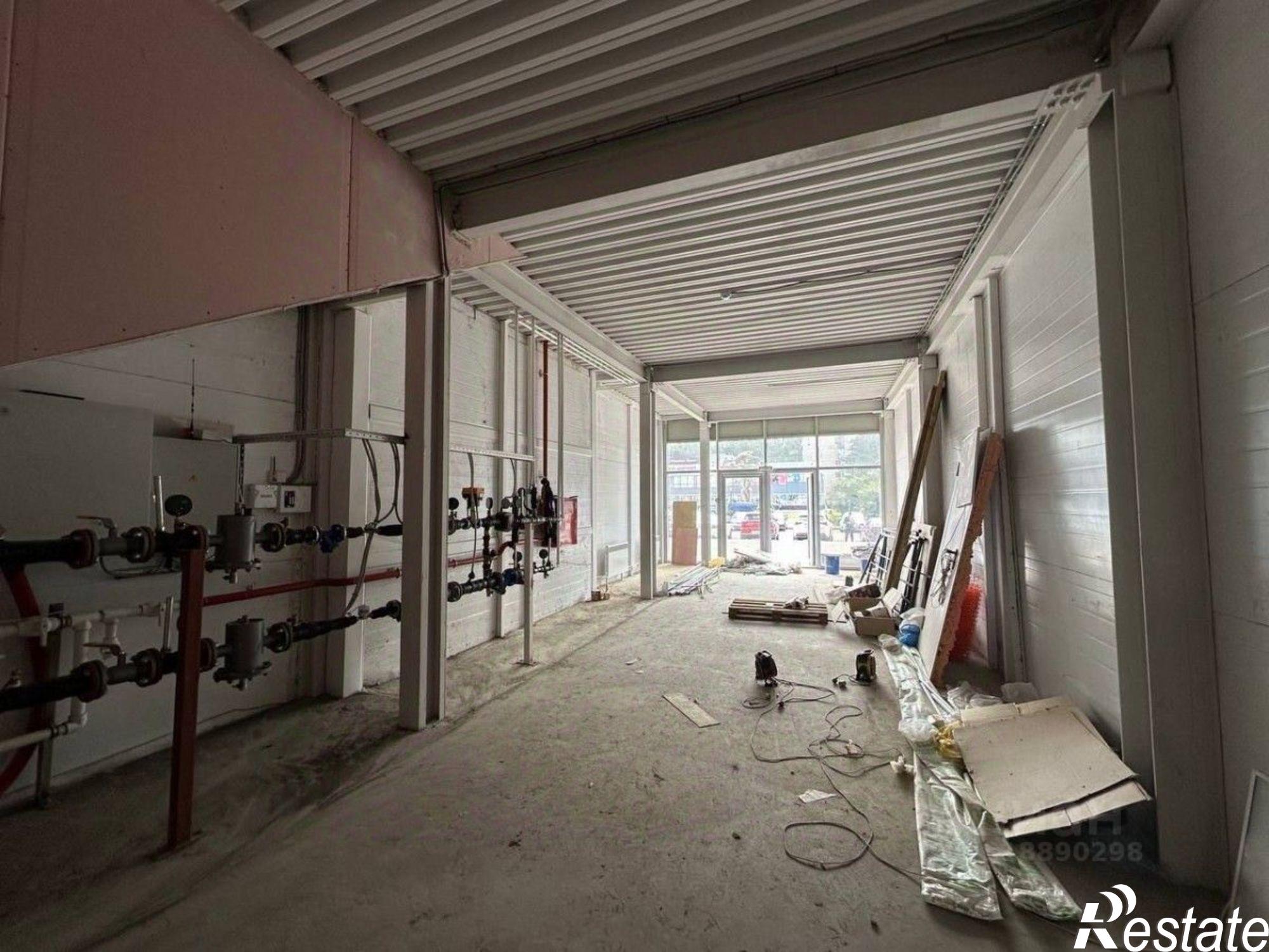 Купить помещение свободного назначения за 35 000 100 рублей на б-р Энтузиастов, 18