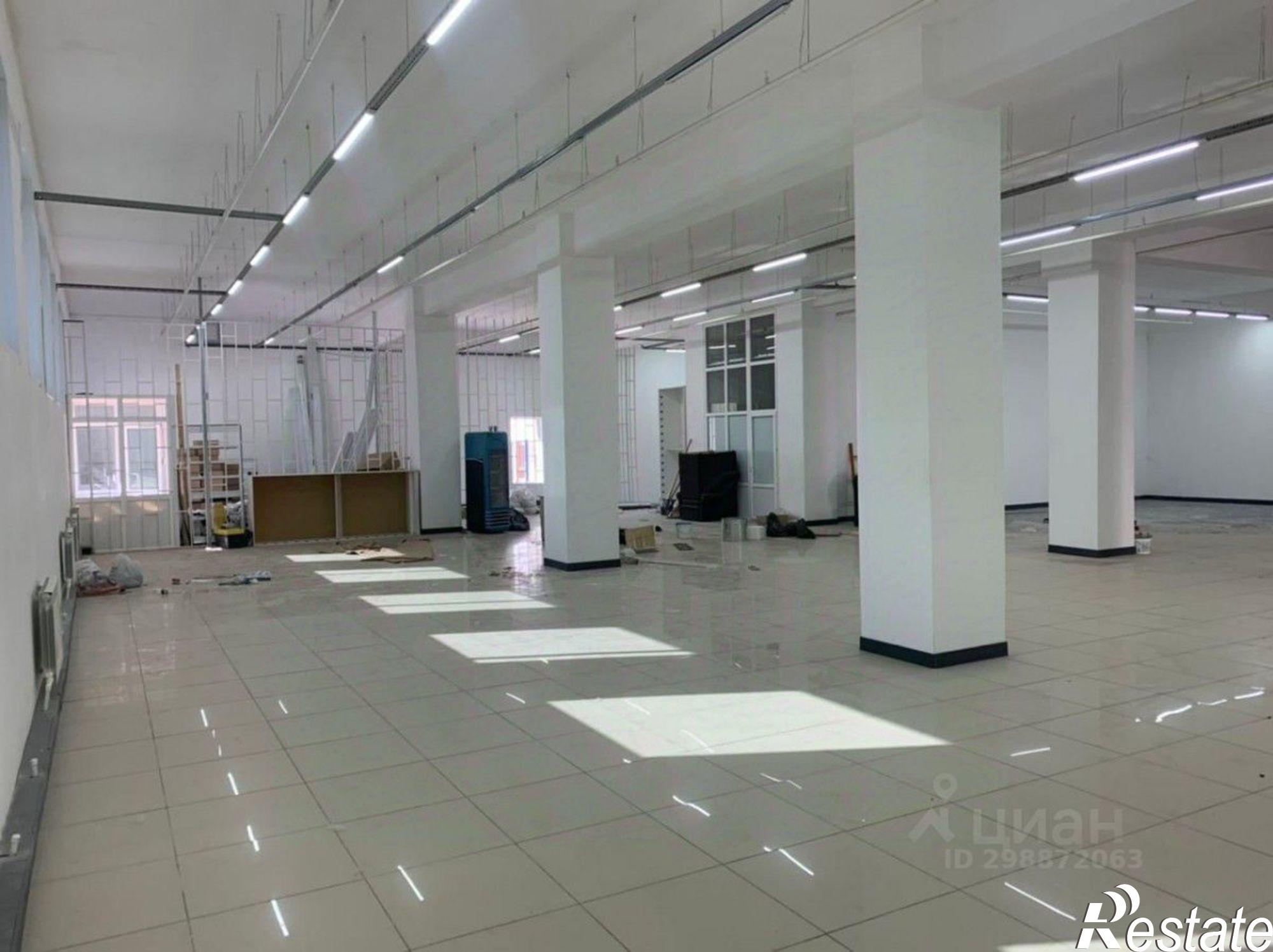 Купить помещение свободного назначения за 60 000 600 рублей на пр-кт им Вахитова, 42А