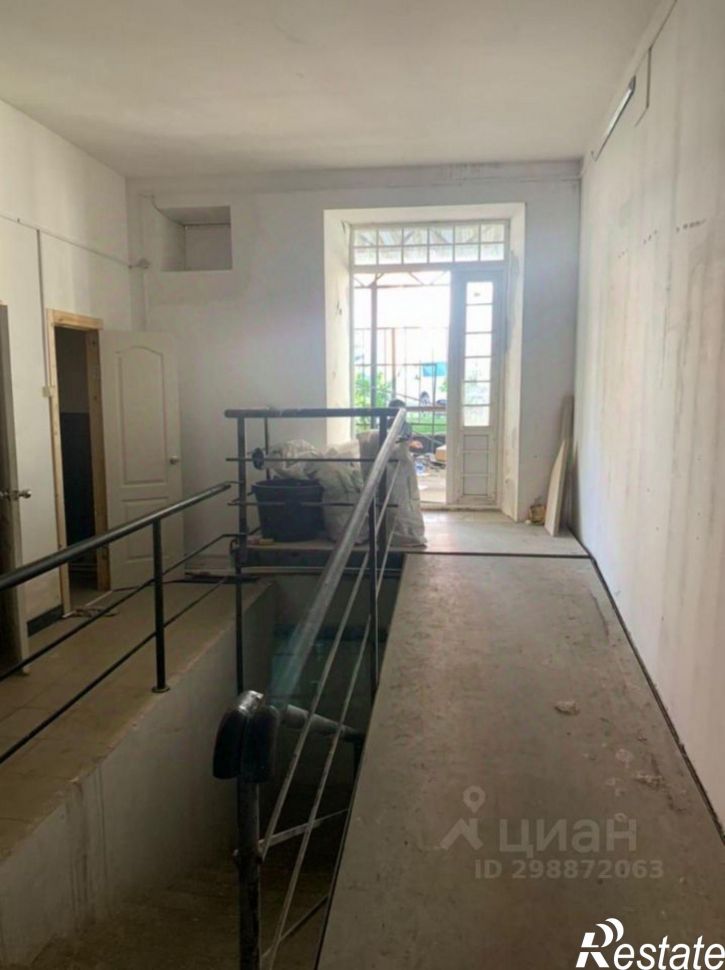 Помещение свободного назначения пр-кт им Вахитова, 42А,  д. 42А