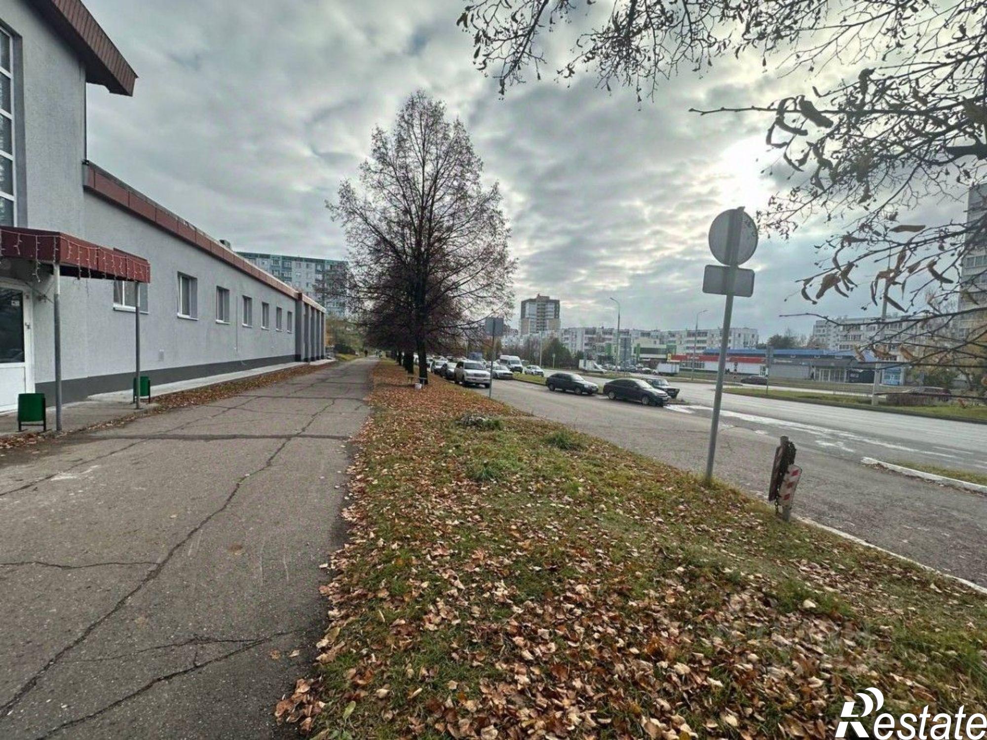 Сдать ОСЗ, отдельно стоящее здание за 573 100 рублей на пр-кт Дружбы Народов, 4