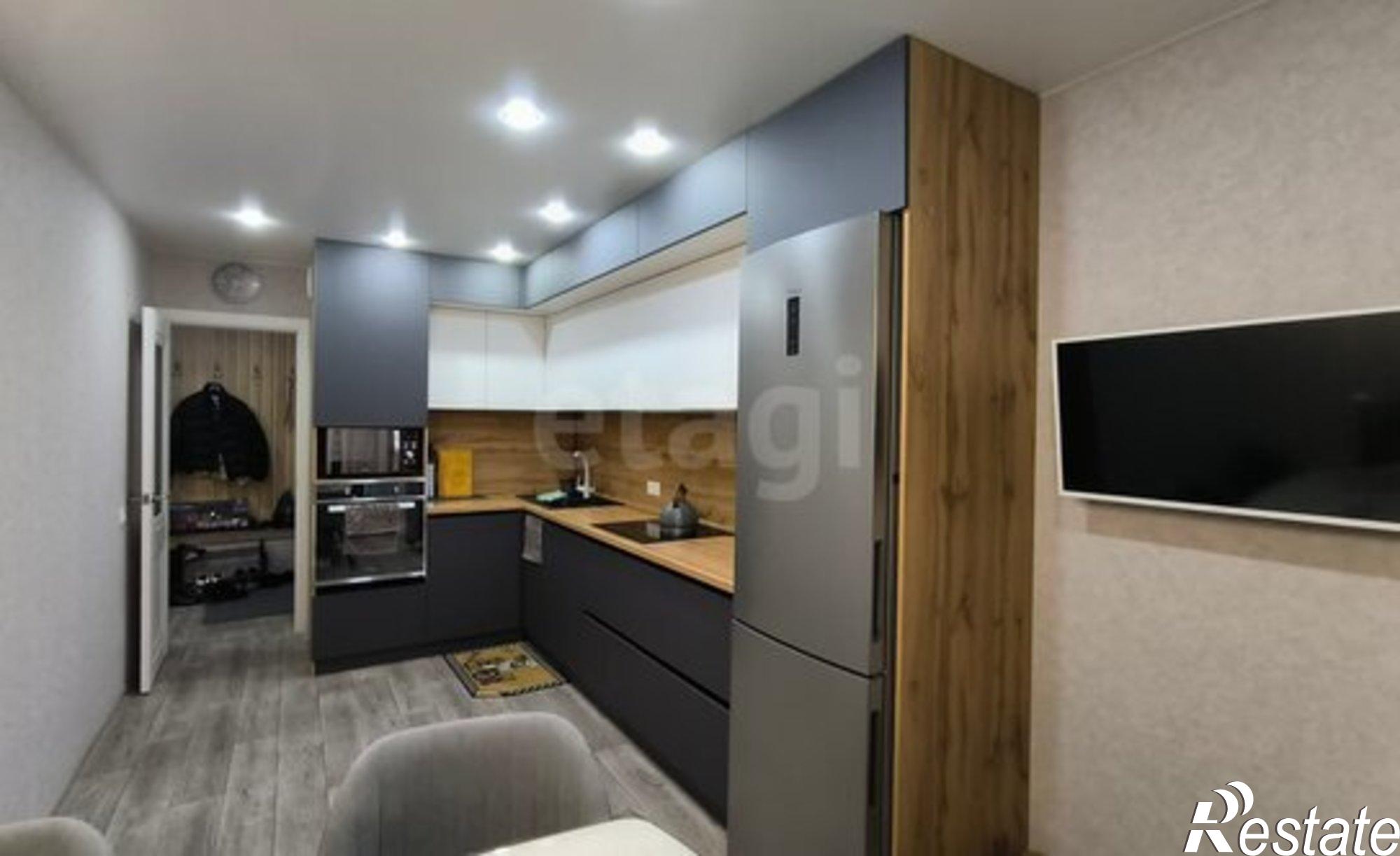 Купить квартиру за 12 400 000 рублей на ул Виктора Полякова, 12