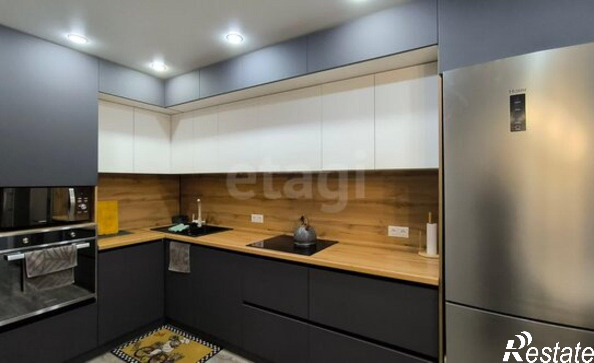 Купить квартиру за 12 400 000 рублей на ул Виктора Полякова, 12