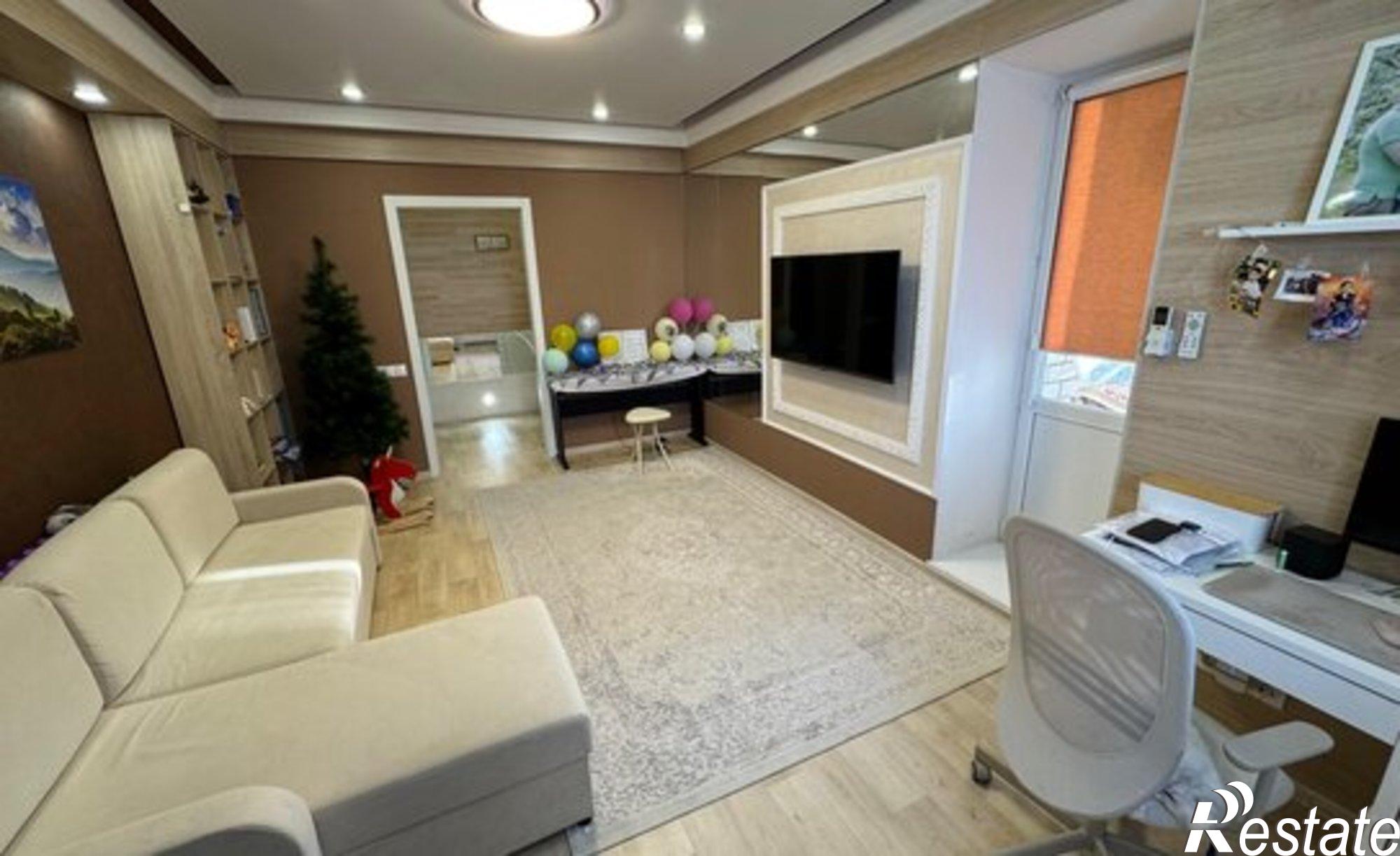 Купить квартиру за 9 500 000 рублей на ул Виктора Полякова, 21