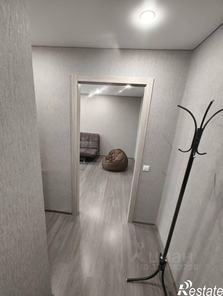 2-комн квартира ул имени Батенчука Е.Н., 12,  д. 12