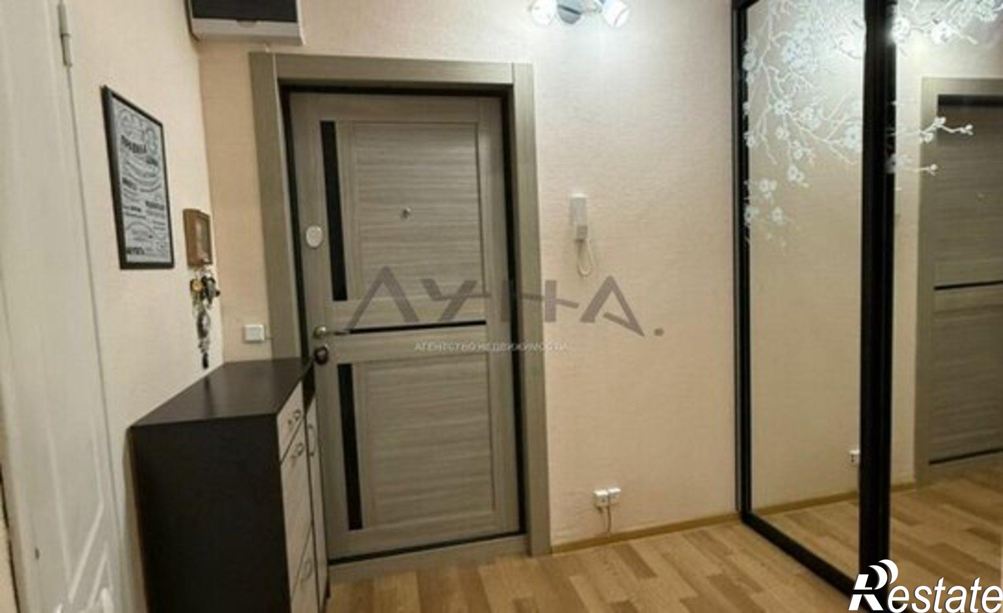 Купить квартиру за 4 930 000 рублей на ул Виктора Полякова, 20В