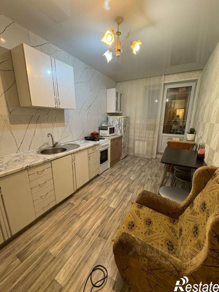 3-комн квартира пр-кт Раиса Беляева, 42,  д. 42