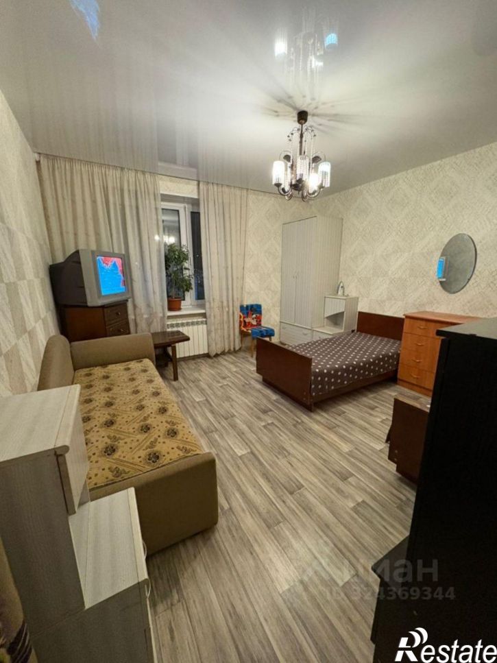 3-комн квартира пр-кт Раиса Беляева, 42,  д. 42