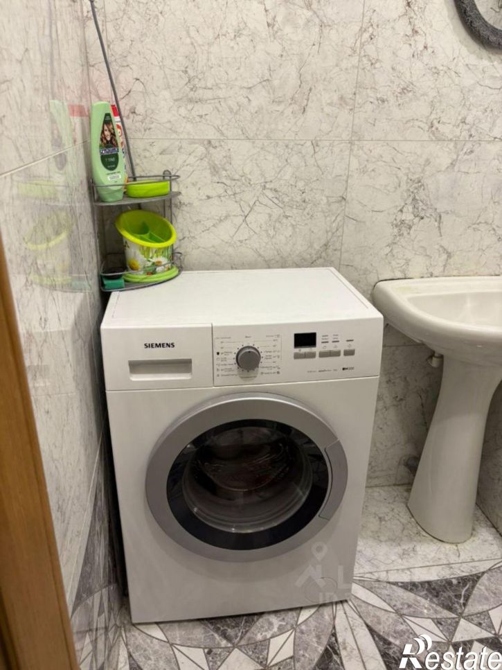 3-комн квартира пр-кт Раиса Беляева, 42,  д. 42