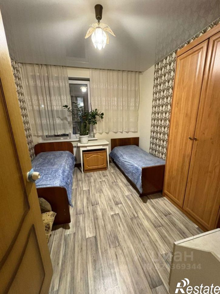 3-комн квартира пр-кт Раиса Беляева, 42,  д. 42