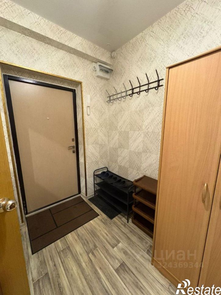 3-комн квартира пр-кт Раиса Беляева, 42,  д. 42