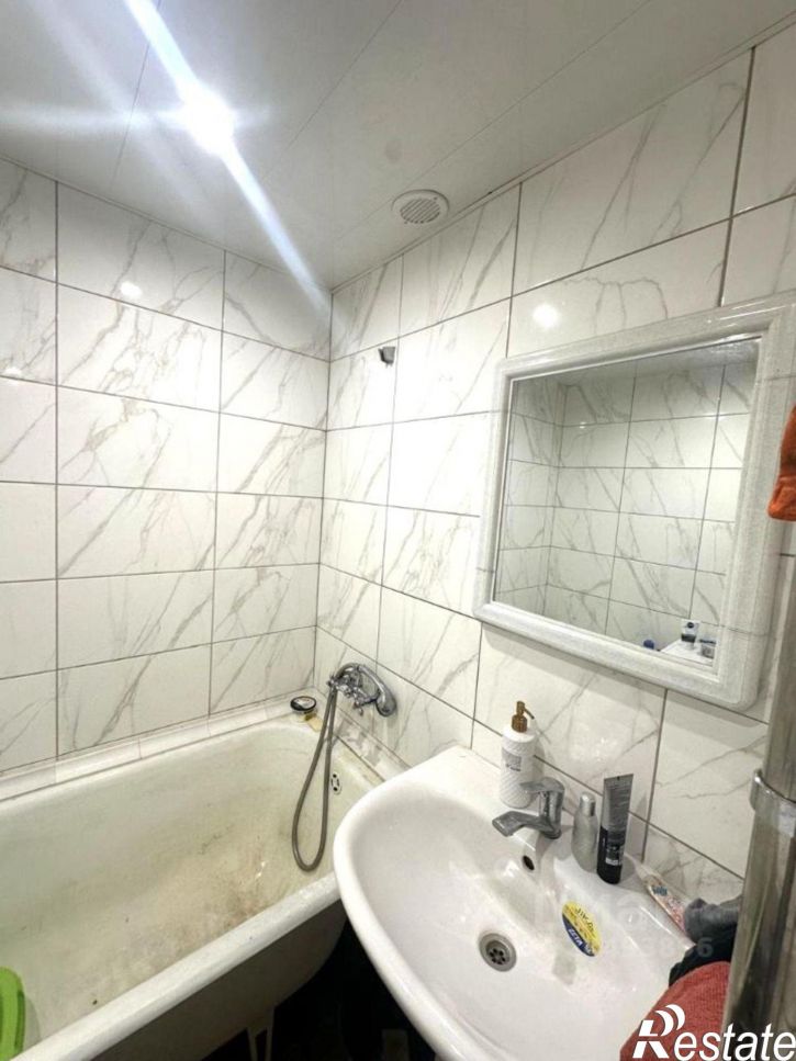 2-комн квартира б-р Юных Ленинцев, 5,  д. 5