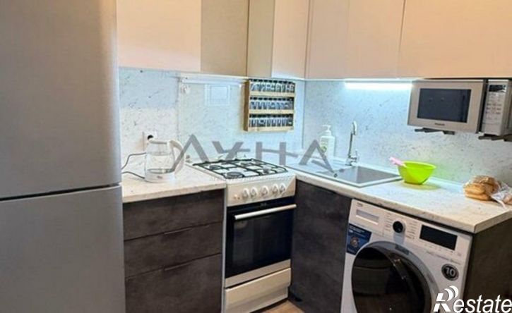 3-комн квартира пр-кт Раиса Беляева, 21,  д. 21