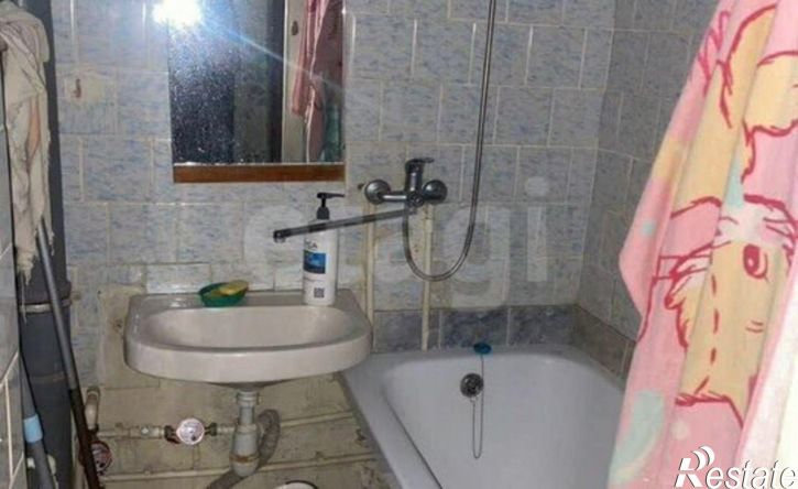 3-комн квартира ул им Комарова, 4,  д. 4