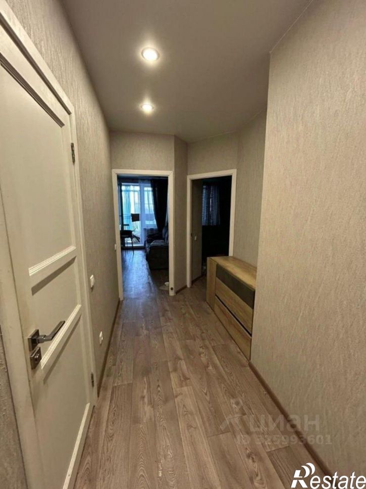2-комн квартира пр-кт Раиса Беляева, 42,  д. 42